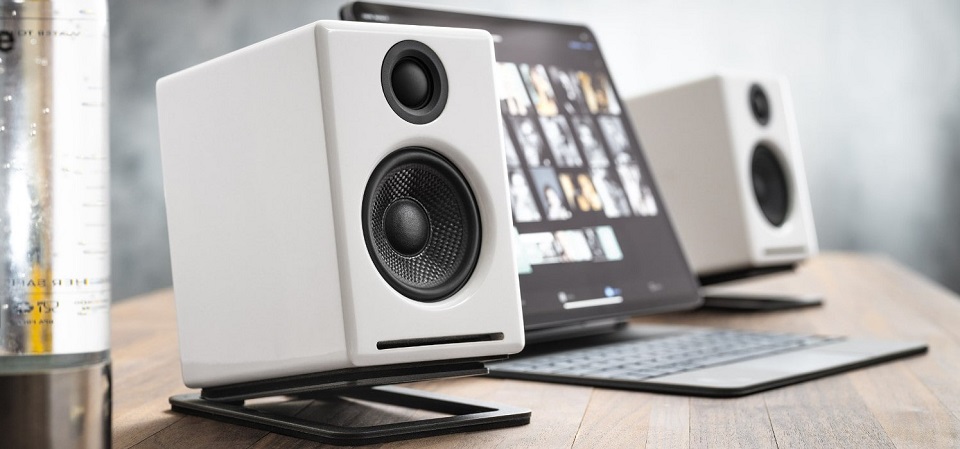 Audioengine DS1M Metal Desktop Speaker Stands - Small Feature 4