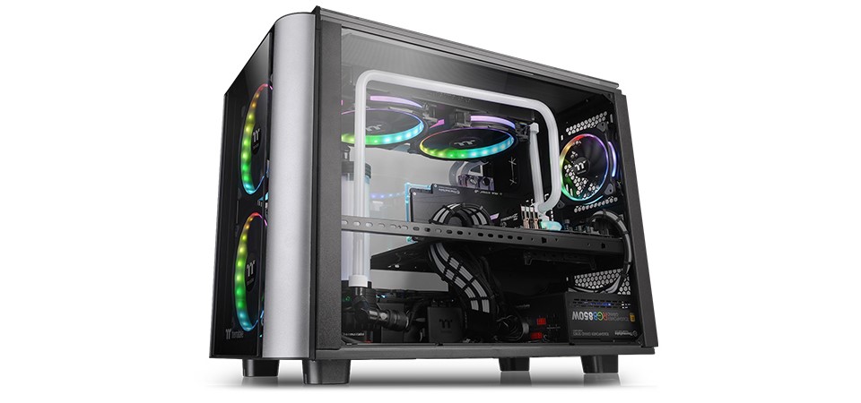 Thermaltake Level 20 XT Chassis Case Feature 2