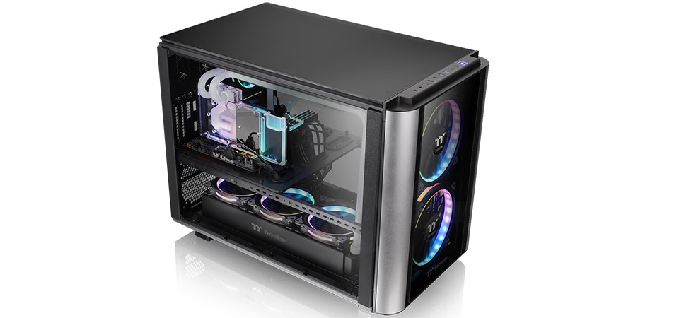 Thermaltake Level 20 XT Chassis Case Feature 3