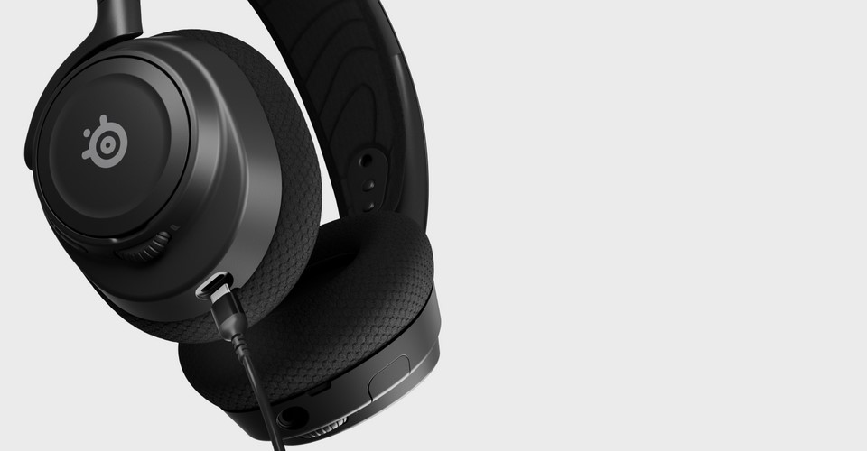 SteelSeries Arctis Nova 7 Wireless Headset - Black Feature 2